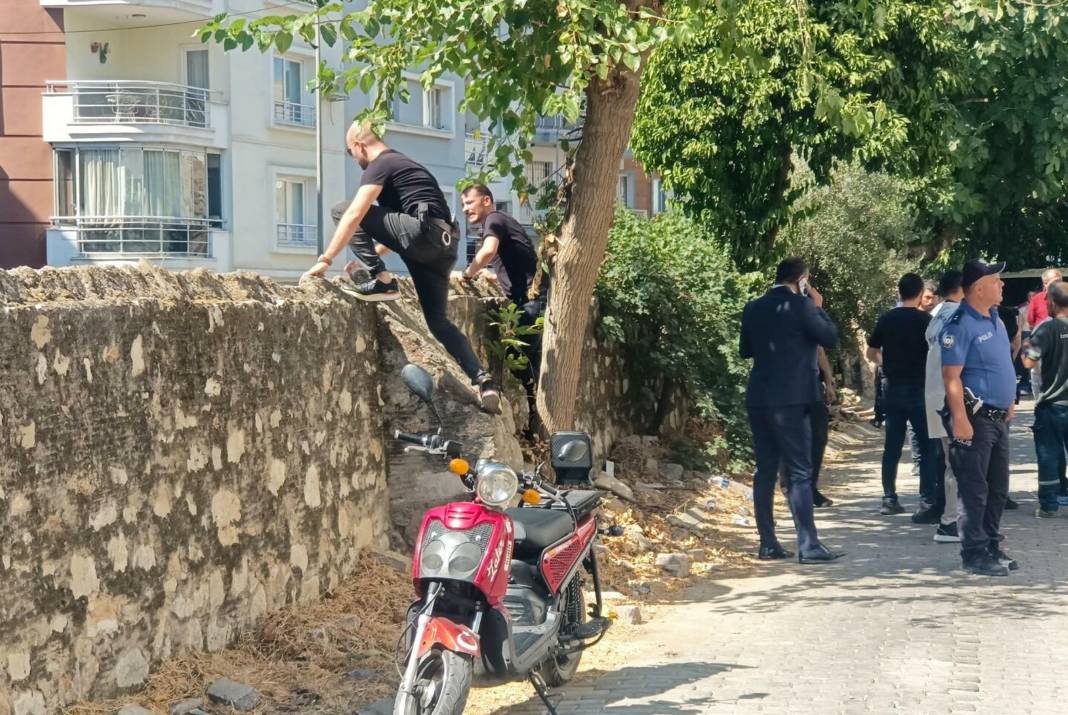 Eski sevgili, eşiyle barışıp evine dönen kadını öldürdü 2